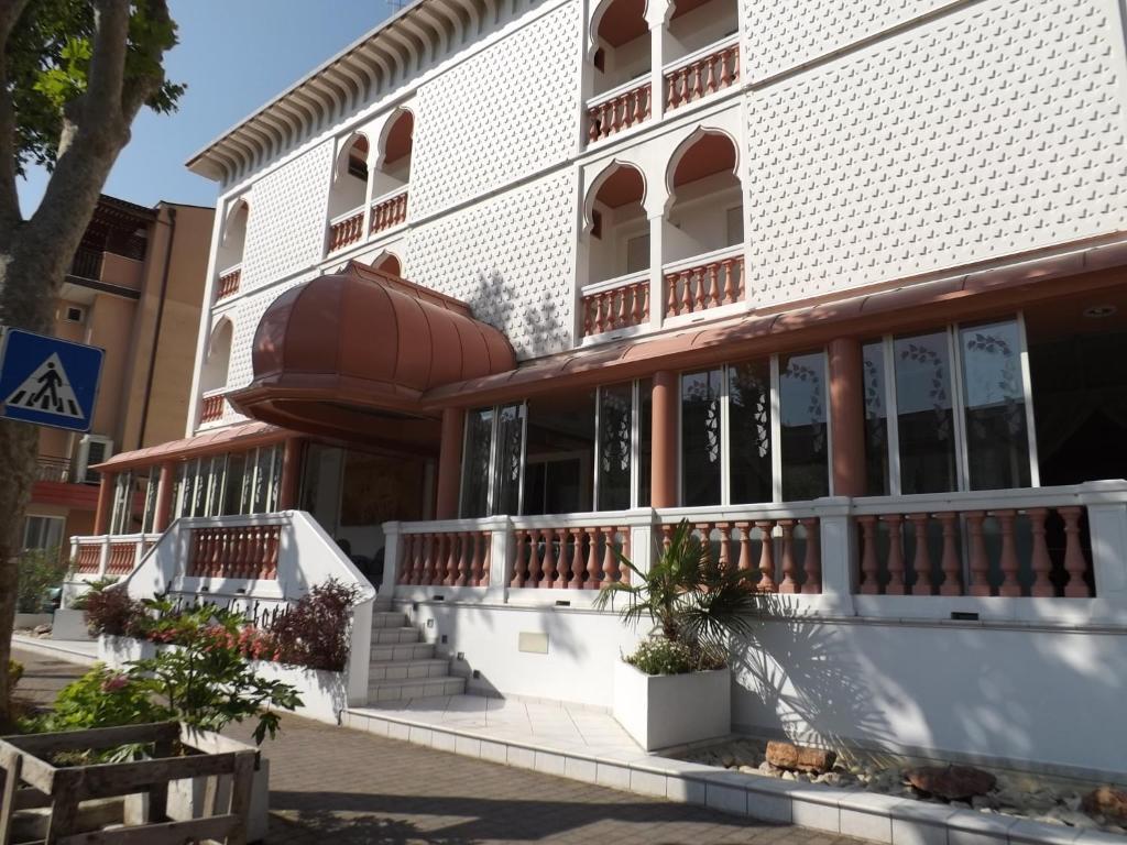 Victory Hotel